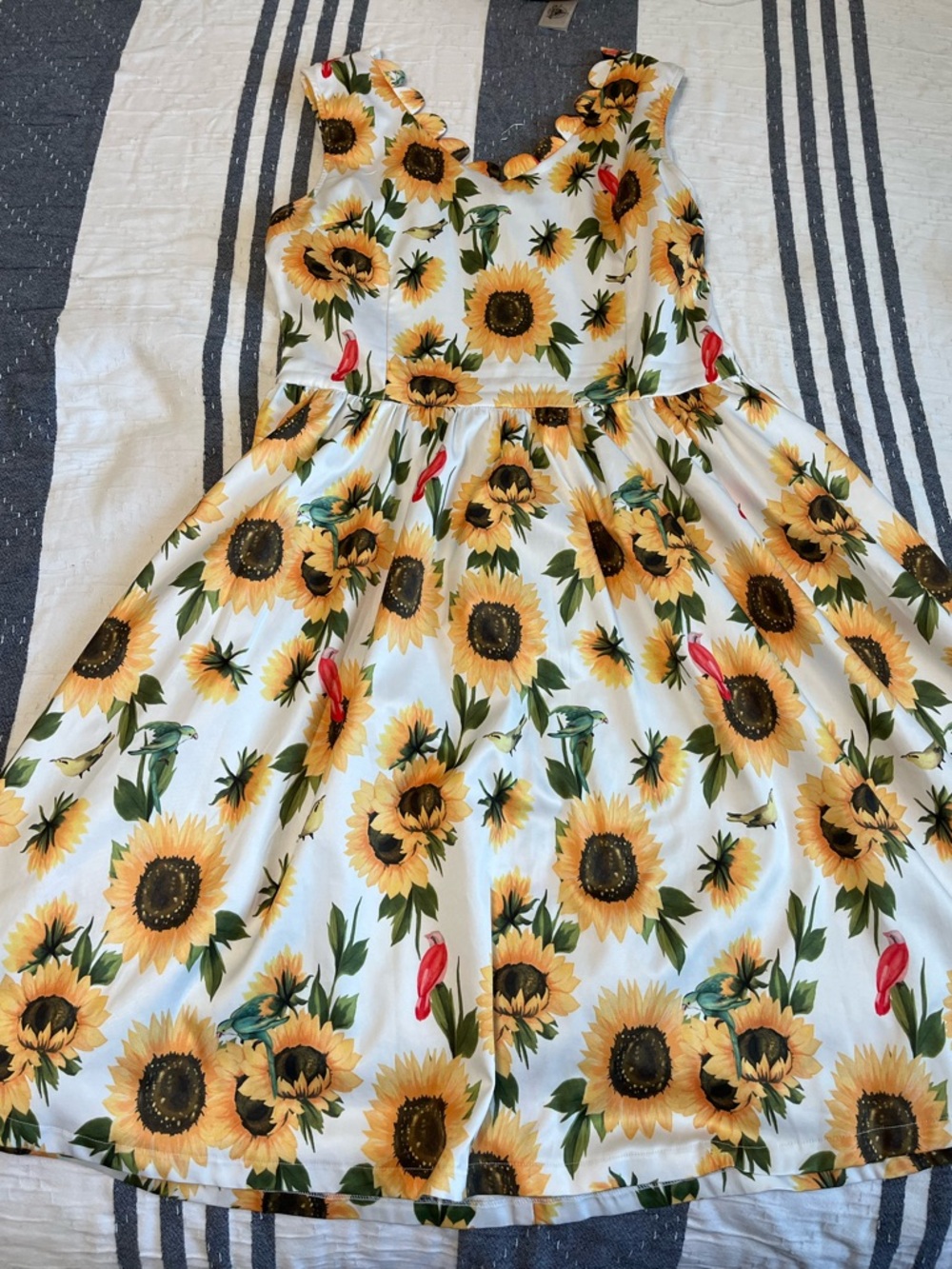 Lindy Bop Yellow Sunflower Dress size 10
